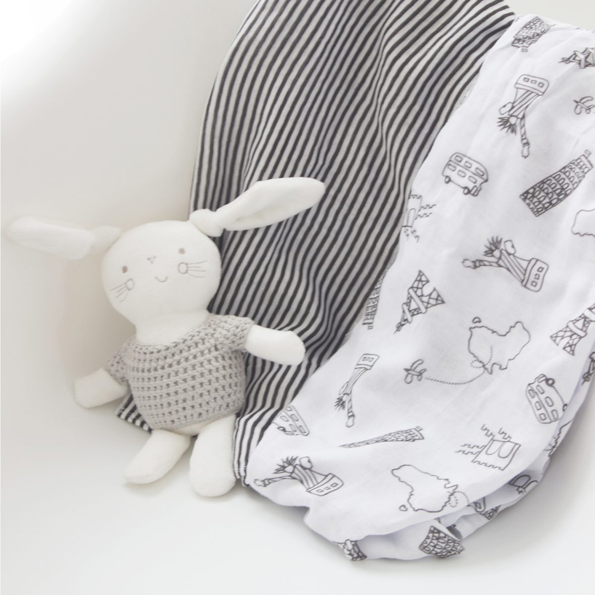 2-small-world-muslin-lifestyle4.jpg